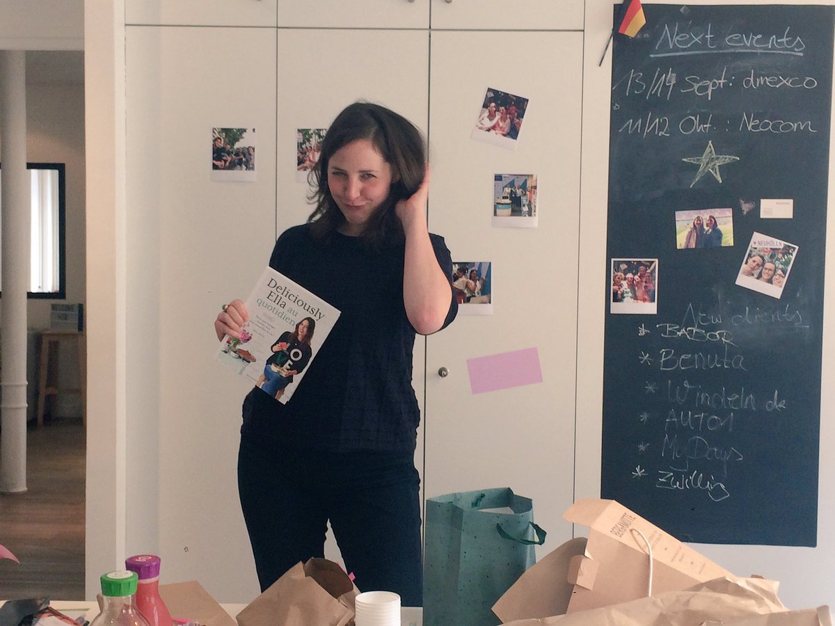 LudiChotard's tweet image. Joyeux anniversaire ma collègue chérie !! @v_weidemann #textmaster #colleaguelove