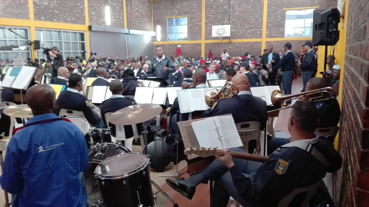 RadioACTIVATEZa's tweet photo. @ActivateZA @KayaFMTalk @Powerfm987 @ZolaBrunner @SowetanLIVE @Neli_Ngqulana @MbalulaFikile @SAPoliceService @ProjectDemoZA Nyanga Community has come out in numbers to engage with @MbalulaFikile on crime &amp; safety in the area. We're here too! #CrimeStats https://t.co/bIKruauXmP