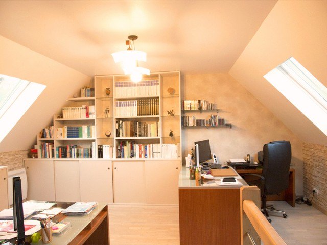 isoverFR's tweet photo. Un bel article sur l’optimisation des #combles pour gagner des m2 ! @RhpCombles https://t.co/3h1xVNpcm2  #combles #isolation #chantier https://t.co/kQ9H4x2bnl