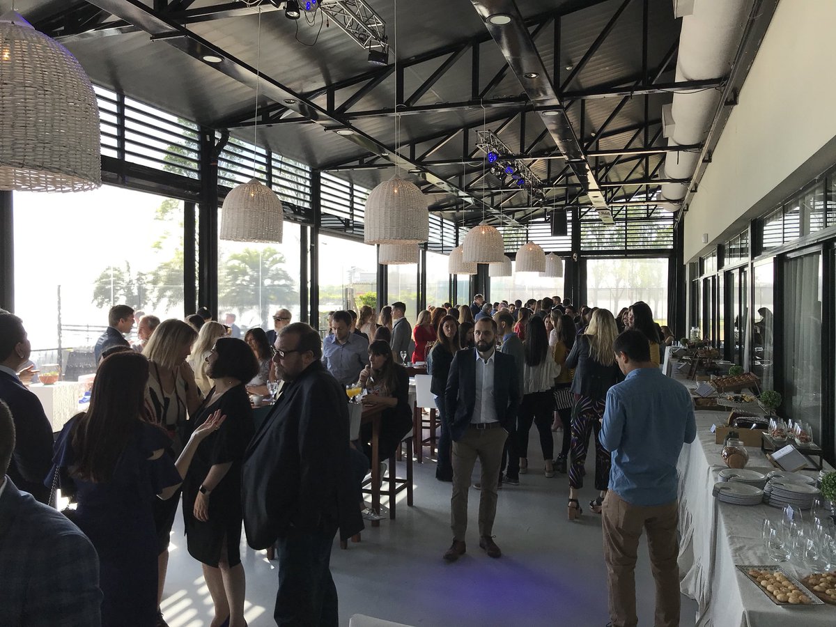 senalnews's tweet photo. #AHORA en #BuenosAires 🇦🇷
@Turner realiza su #Upfront2017 con la presencia de ejecutivos y socios de la empresa. https://t.co/o5c4Ppud3h