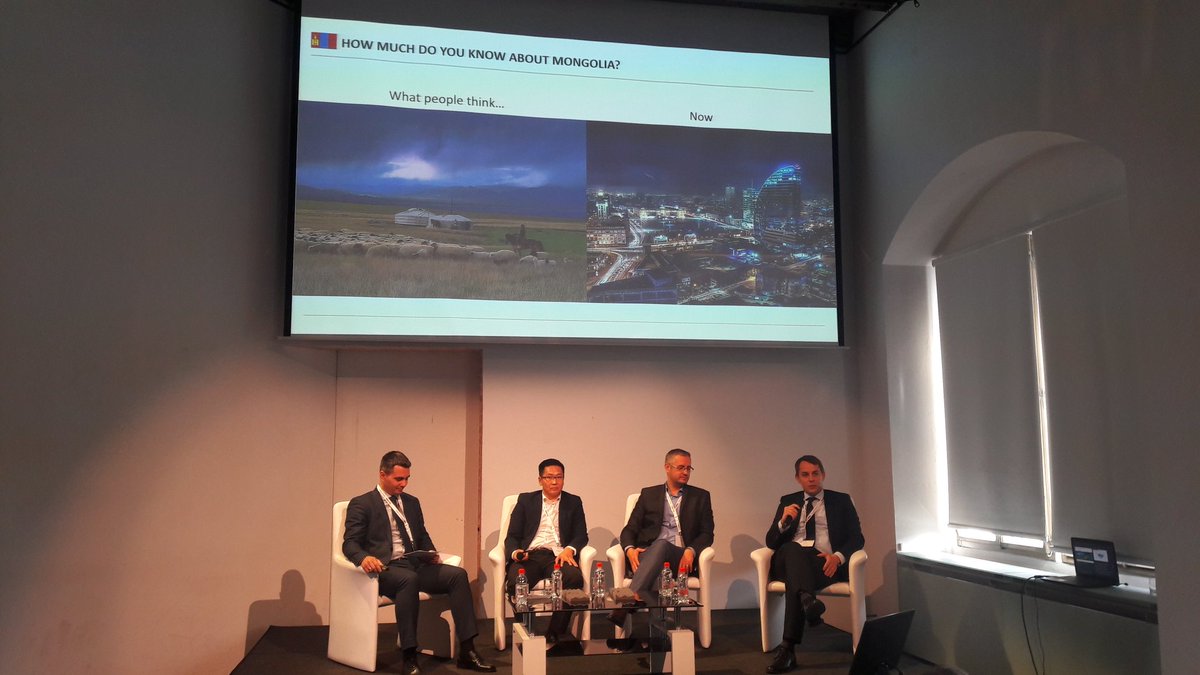 The panel session at the #BeeniusWorkshop on a topic #monetization ... looking forward to the words of our partners <a href="/DDishTV/">ДДэшТВ</a> &amp; @iprom_si!