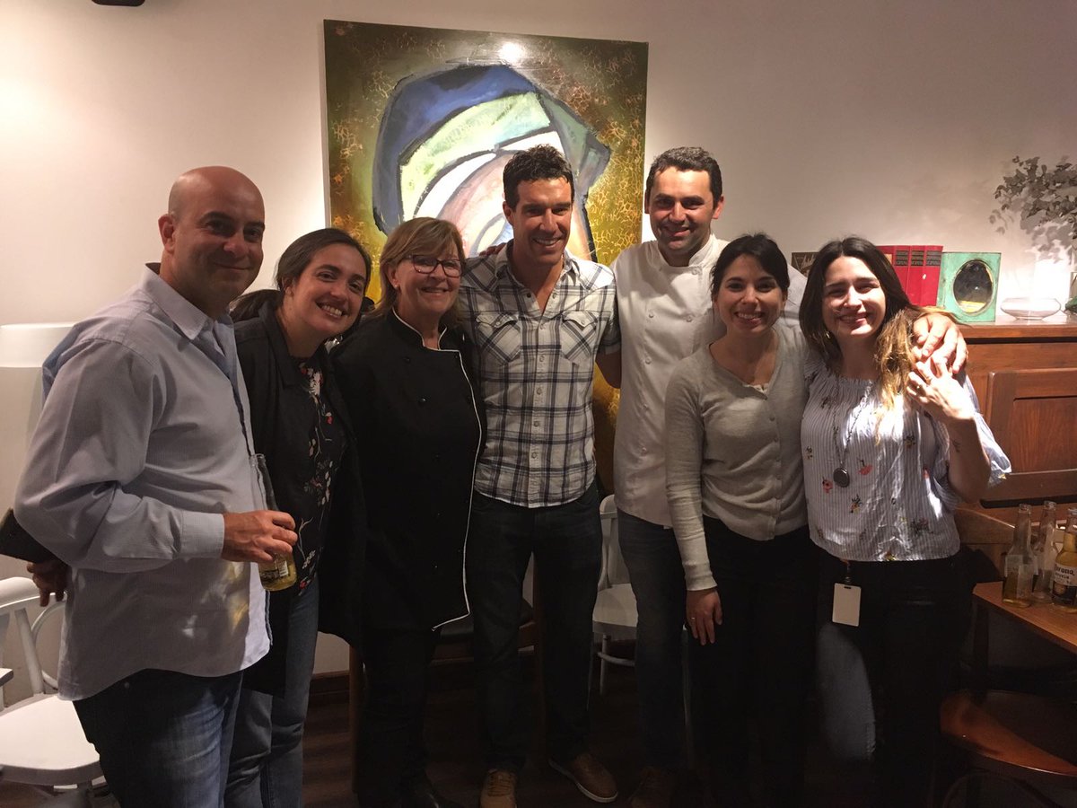 Sacapuntasmvd's tweet photo. Fin del #BADAY2017 con invitados de lujo ✨ Ana María, @Nilson_Chef y Andrés Scotti 👏👏 Gracias @QuanamCorp por confiar en nosotros 😀 https://t.co/zAkLvtxIkJ