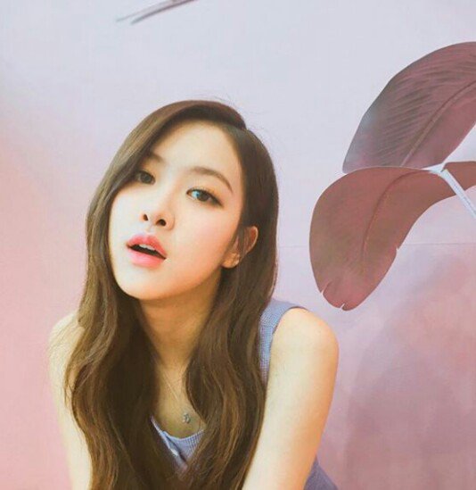 kiconsfab's tweet photo. Blackpink Rosé Icons (pt.2) 💕
Fav if you use or save it 💕
(be honest please)
#RoséIcons #Icons #KpopIcons #BlackpinkIcons #Blackpink https://t.co/DJ56o4990f