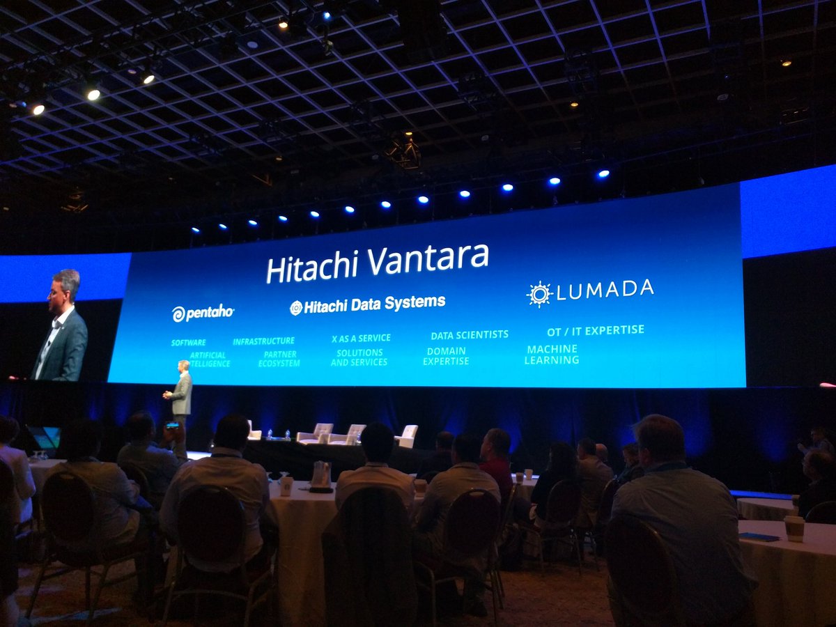 ProgInnova's tweet photo. The data arm from Hitachi. #PWorld2017 #PWorld17 https://t.co/WePGGE2DYT