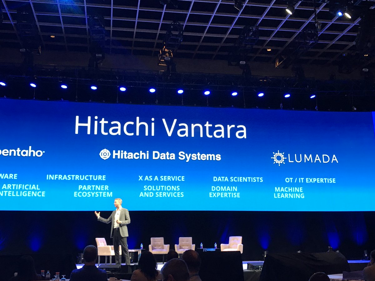 batra_manu's tweet photo. #PWorld17 #pentaho Brian talking about Hitachi transformation  #HitachiVantara https://t.co/RkYbiyyRjg