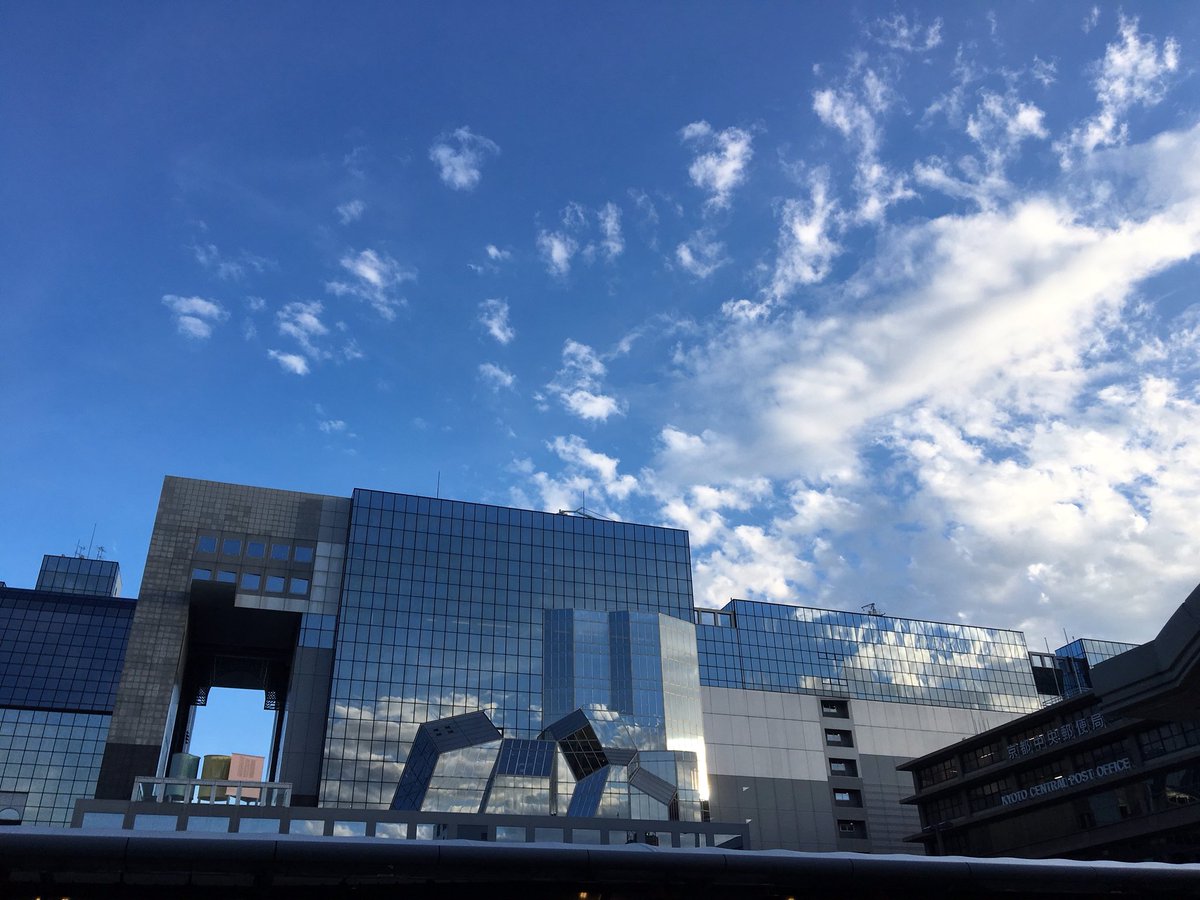 Choko_Photos's tweet photo. 夏の京都🌻
#京都 #Kyoto #京都駅 #青空 #建物 #sky #おススメ #写真撮影 #写真好きな人と繋がりたい #写真撮ってる人と繋がりたい #カメラマン #カメラ女子 #followme https://t.co/FsgeBncRbN