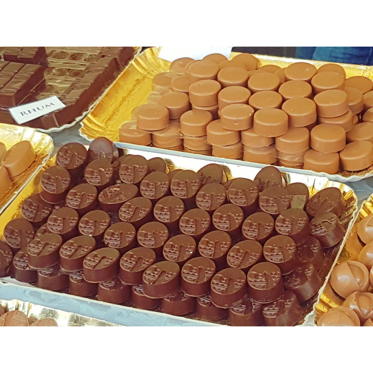 adefrancesco67's tweet photo. Ci fate compagnia?
#chocolate #chocolatelovers #chocoexperience #food https://t.co/SqVBvQHKpc