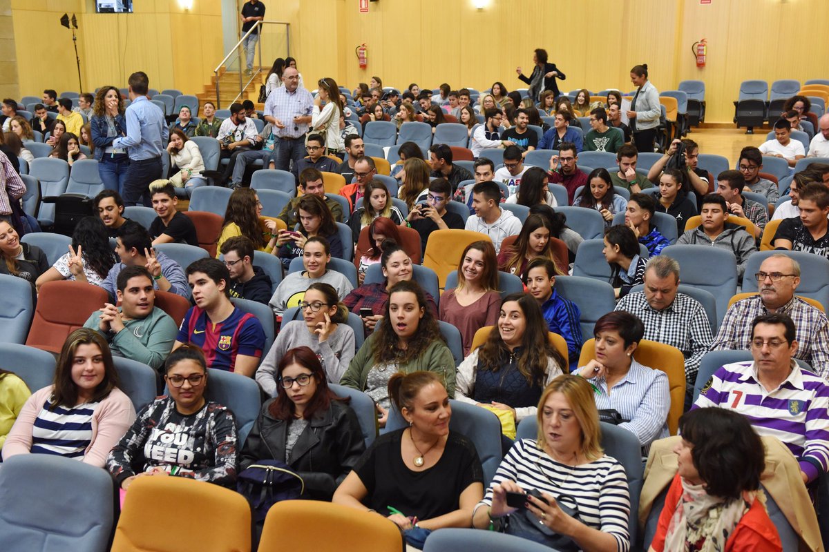 UMU's tweet photo. El @CentroSocialUM  ha acogido los actos por la celebración del Día de la Persona Emprendedora Junior: https://t.co/5xQssQtfBs