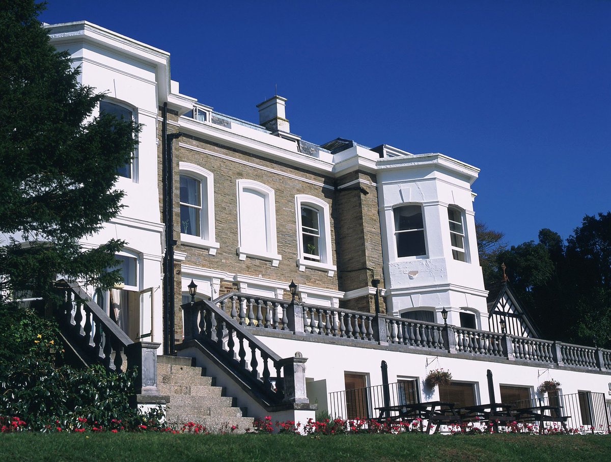 trenythonmanor's tweet photo. #TBT Trenython’s terrace back in 2005 #clcworld https://t.co/7VC5FLeiff