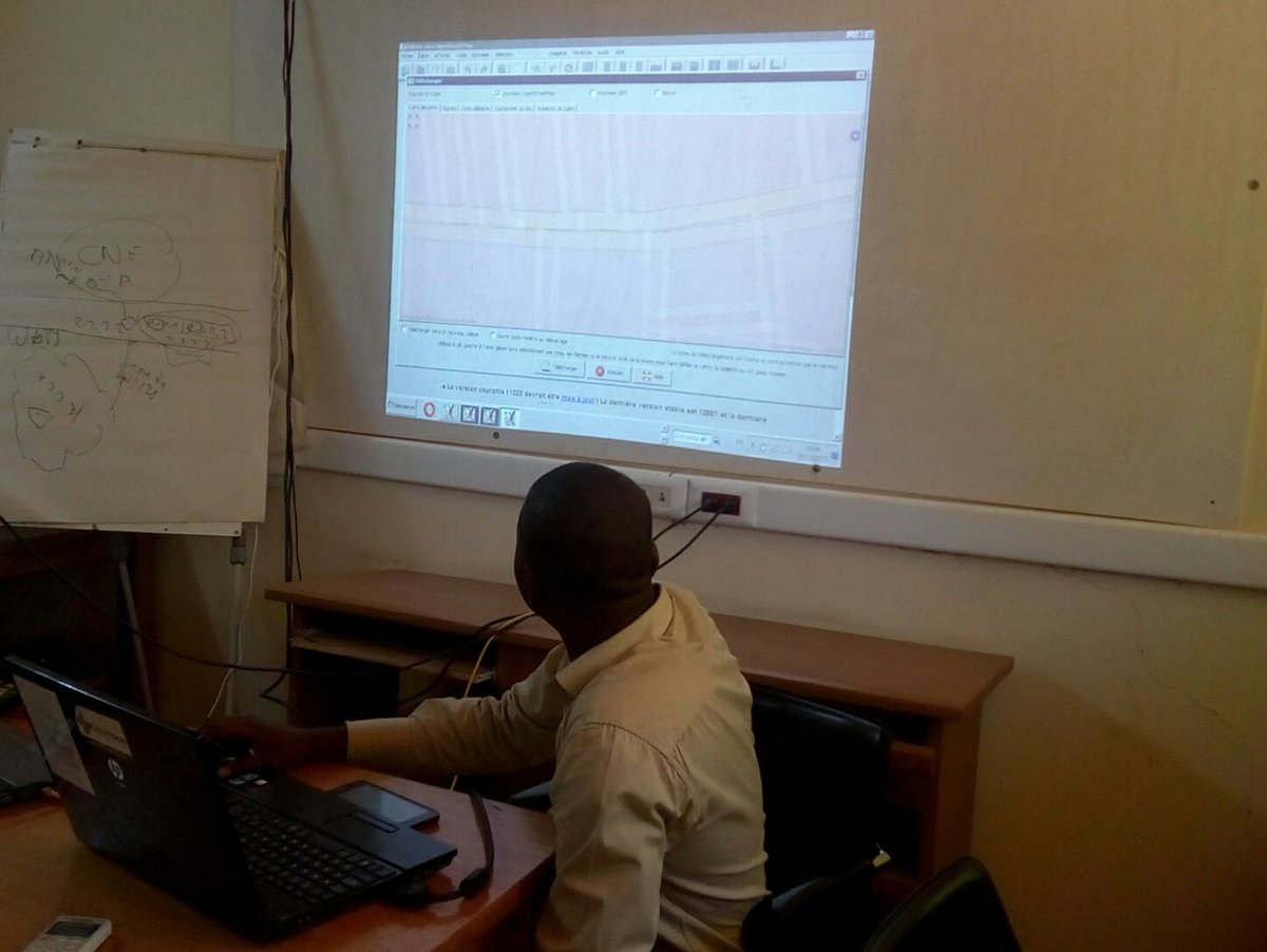 OSMNiger's tweet photo. Départ pour 3jours d'atelier de sensibilisation sur #ActionOifProjetEOF en #SIG #Opendata avec @OSMNiger au #CnfNiamey
Au programme présentation #OSM demo #JOSM, #TaskingManager et outil de collectes terrain https://t.co/GFWYdYk4z7