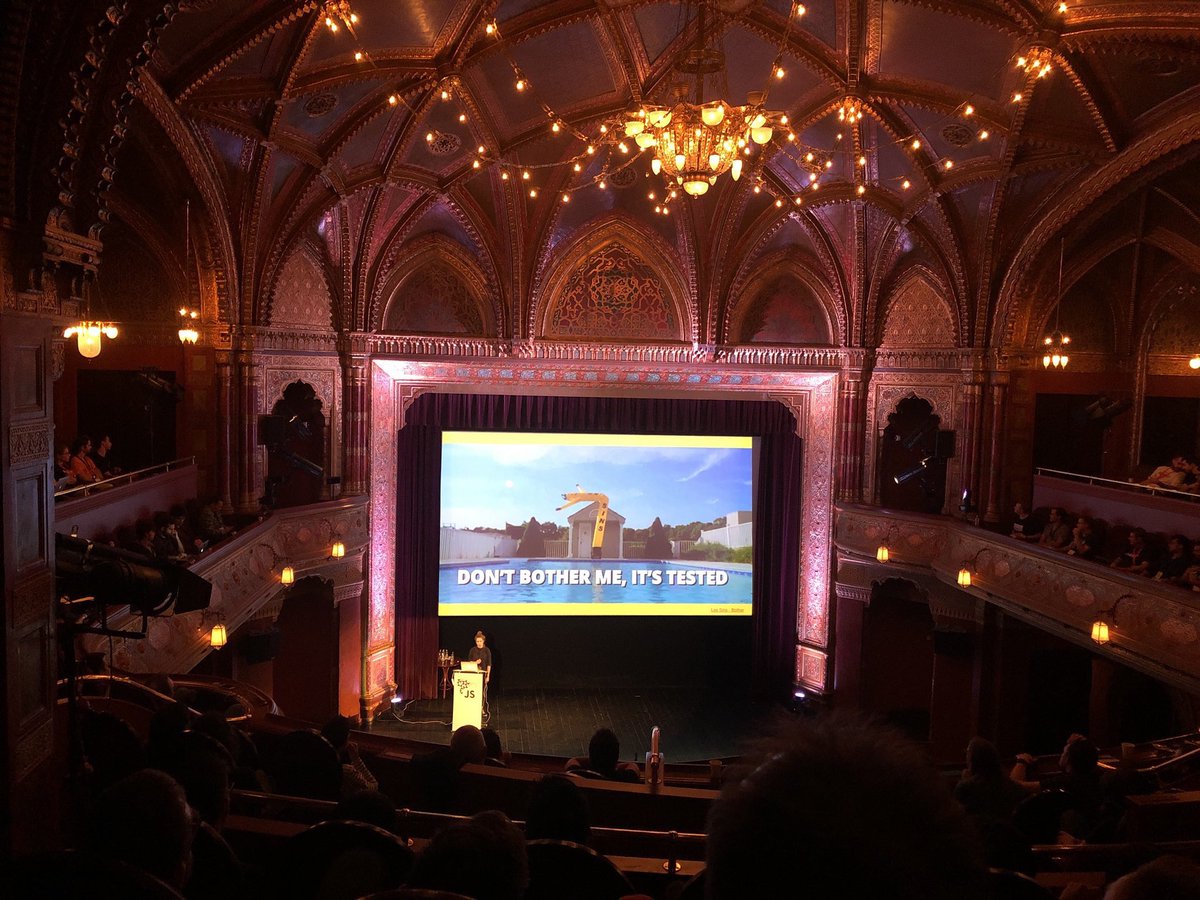 szynszyliszys's tweet photo. The most CSSy talk at #JSConfBP17 today by @a_sandrina_p - testing CSS is a real thing. https://t.co/Zyq10VvGRT