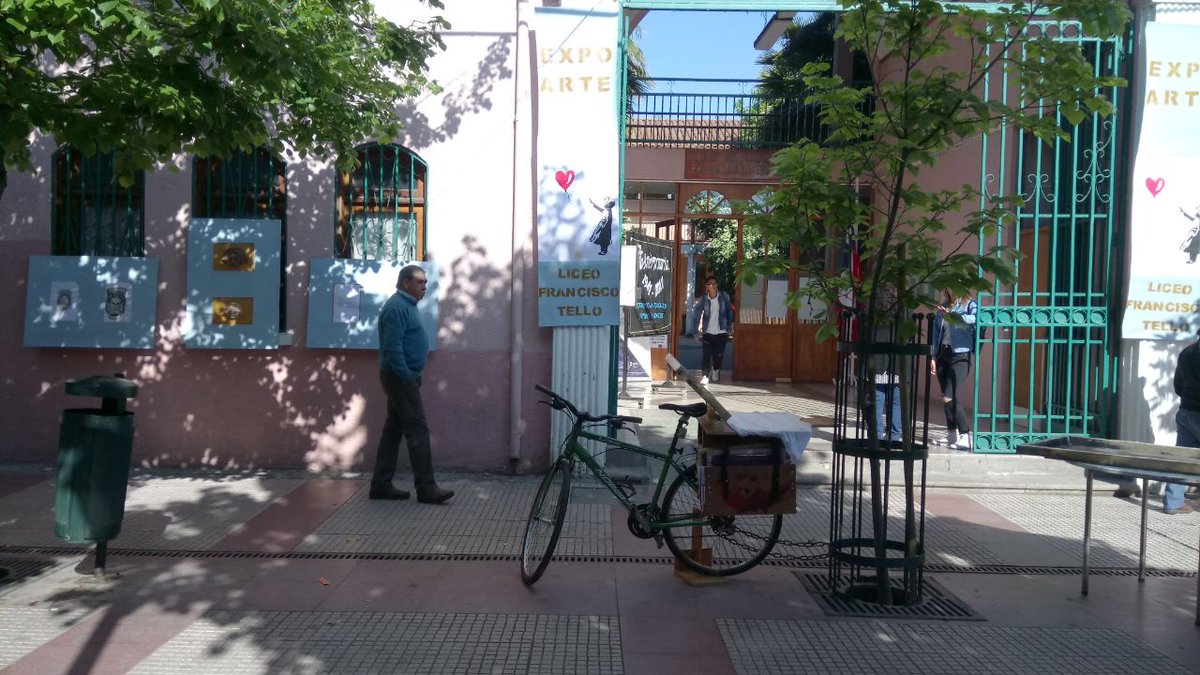 acle_cormun's tweet photo. Exposición artística Liceo Francisco Tello González.Taller de cerámica y cerigrafia.@alcaldesoto https://t.co/XNaaWsCHIt