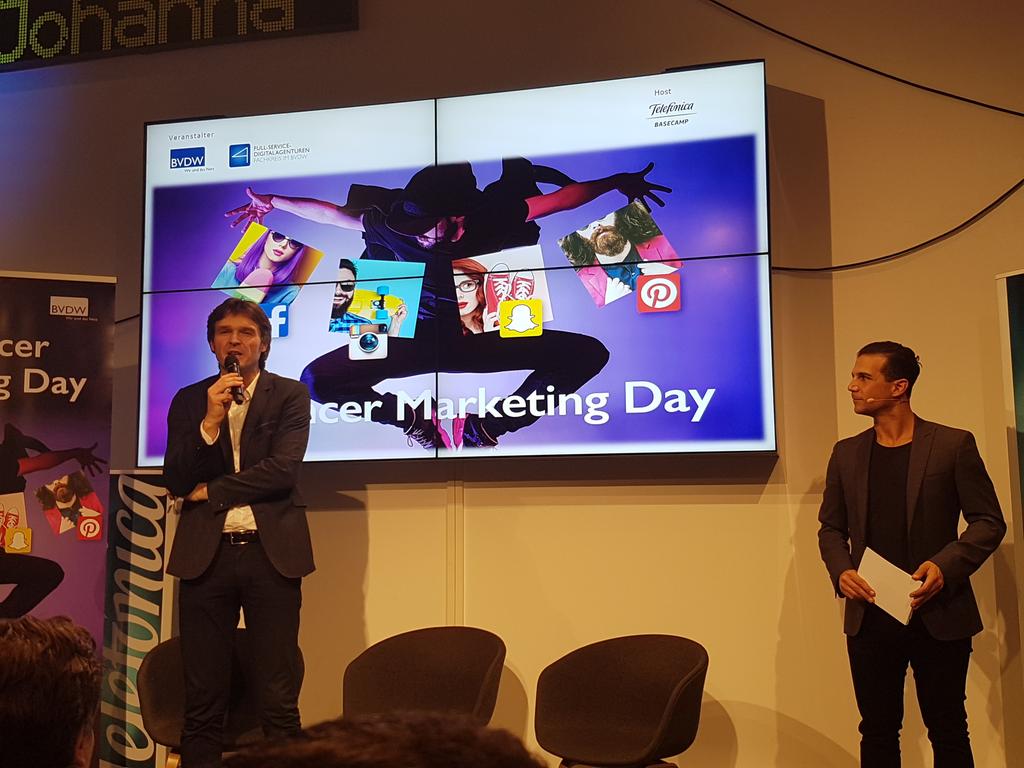 JanaLechte's tweet photo. Komm @AxlSgd, wir werden Influencer 😊💅🕶🛍💥! Heute beim @BVDW Influencer Day im @base_campberlin https://t.co/WPJ5m04WMz