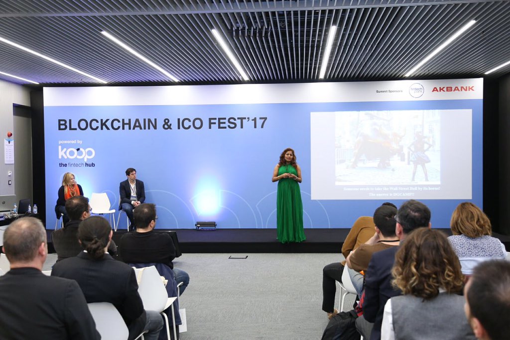 CapitalCoinICO's tweet photo. MissKhan in Istanbul on feisty girl taking on the Wall Street bull #decentralisation @CapitalCoinNews @DGCAMP_ICO https://t.co/oU38pcItgE