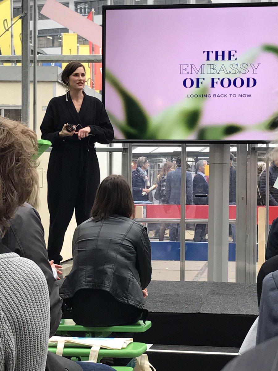 Food_Heroes_nwe's tweet photo. . @marijevogelzang about the future of food - looking back to know #embassyoffood @WDE_tweets @INTERREG_NWE https://t.co/QuCsscUTQR