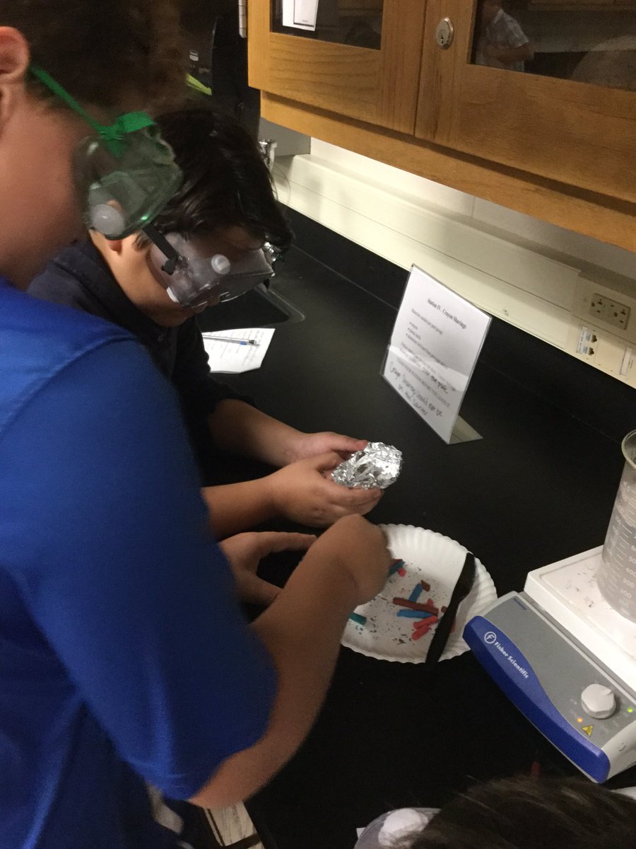 MrsJordanSci6's tweet photo. Had fun doing physical and chemical changes! #NISDSecSci #StevensonMS #stevensoninspired @ericahallam https://t.co/izcQX52Yxf