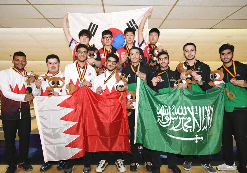 SAUDIBOWLING's tweet photo. تتويج شباب المنتخب السعودي بالميدالية البرونزية لمسابقة الفرق ضمن بطولة آسيا ال 19 للشباب https://t.co/cL10AeL3e5