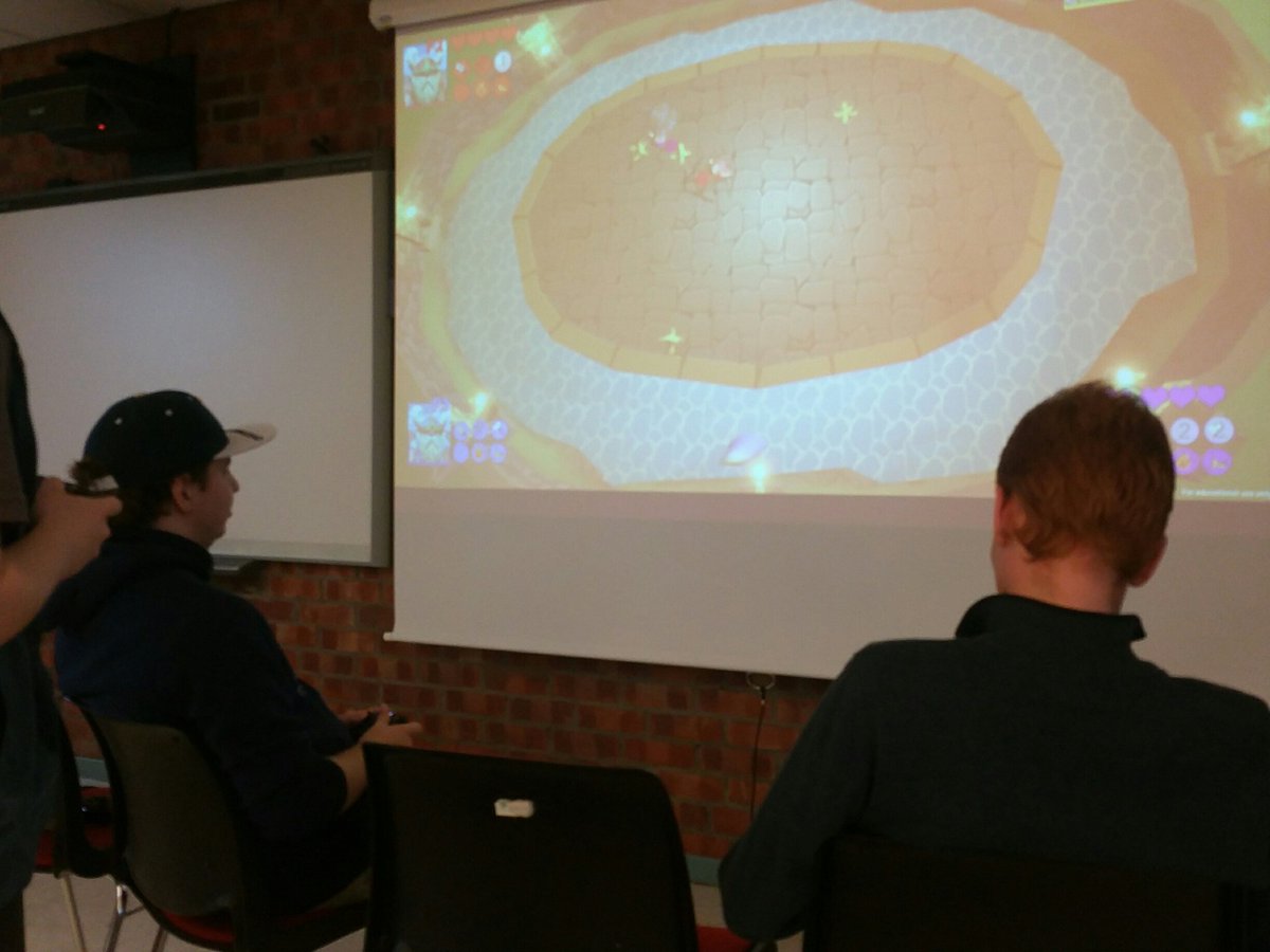 NHAFNO's tweet photo. Playtesting session right now #indiedev #IndieGameDev https://t.co/MLJRaUiBoe
