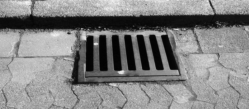 Please remember to keep catch basins free of leaves and debris. #floodprevention https://t.co/ROdFLc0zpW