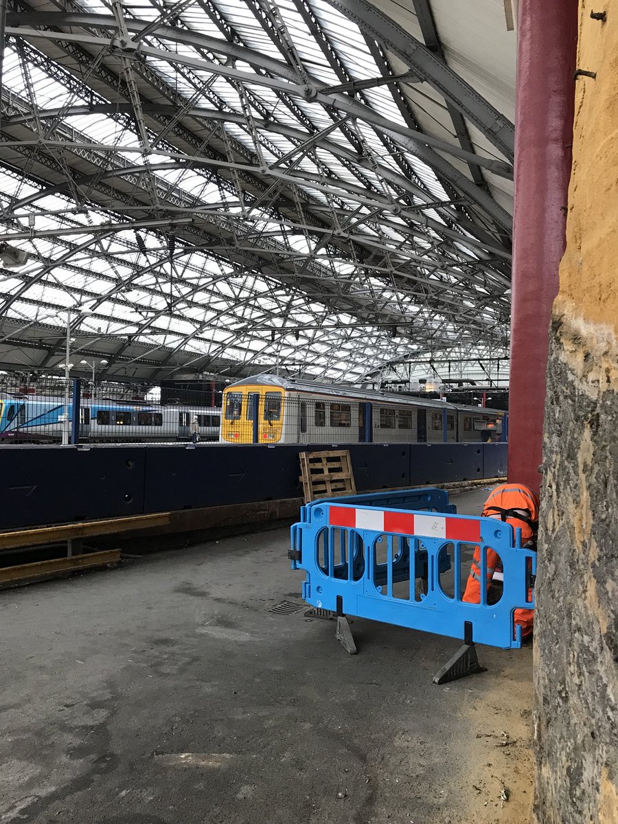 simondeanelec's tweet photo. Lightning protection testing underway at @NetworkRailLIV #limestreet #testingandinspection #engineer #liverpool #simondean #electrician https://t.co/Z0EagVpLcY