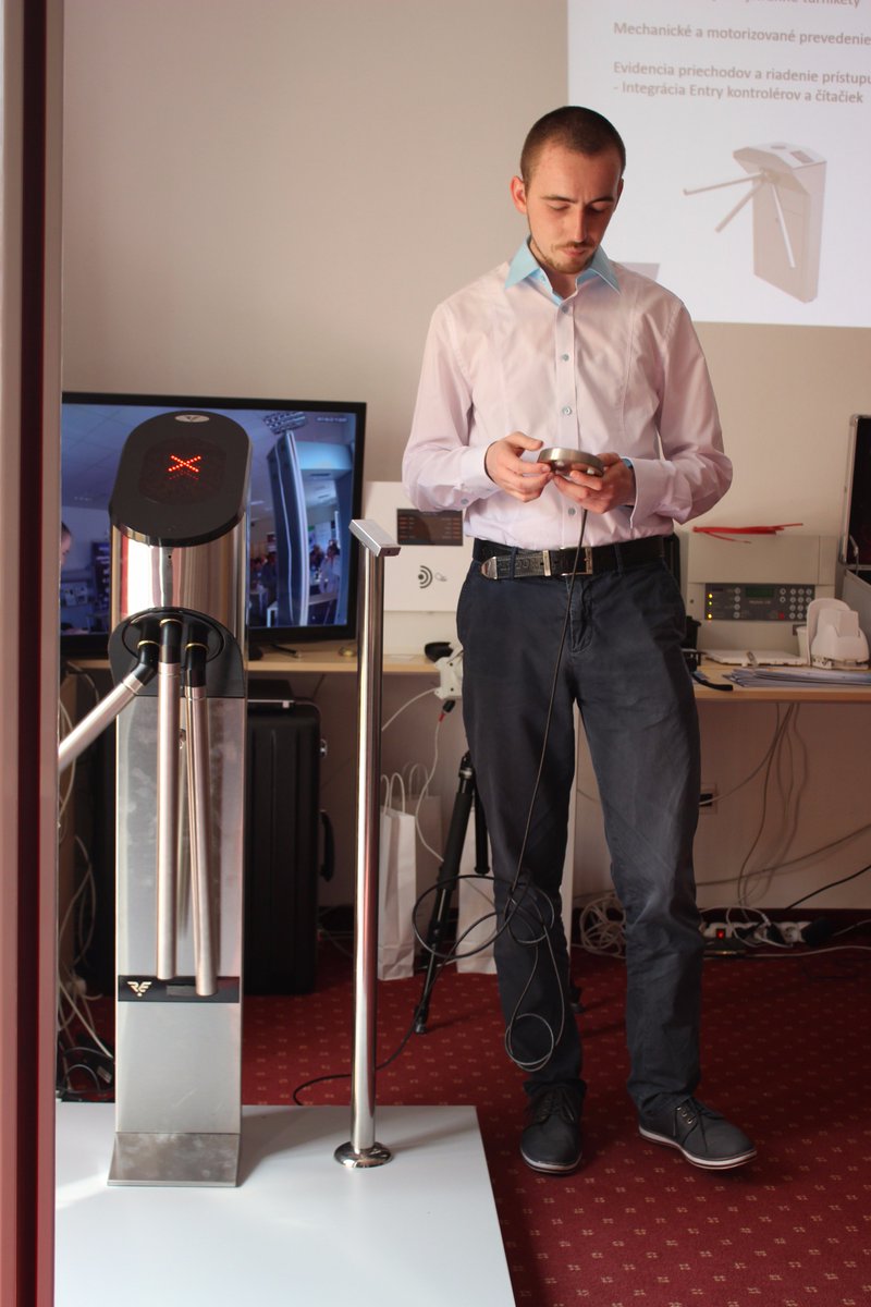 Look at how our partner,TSS Group,came up with genious idea to organize a tripod road show promoting Oxgard around their country.See photo⬇️