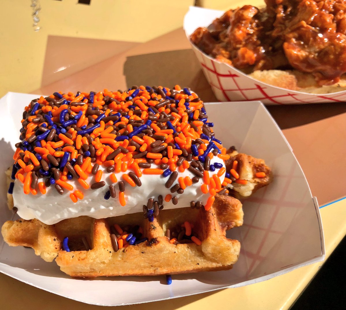 WafflesPhilly's tweet photo. @HawthornesCafe Great Harvest Cider &amp; Beer Festival is Nov. 4th.🍻
•
Deets on Saturday @6abc @6abcFYIPhilly Melissa Magee  &amp; Waffles 🚚🎥🖥 @ 7p https://t.co/oS5VB9DLTc
