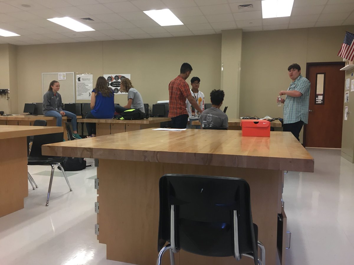 spartanrobotinc's tweet photo. Here we go count down to regionals 🤙🏻🤖🔥 https://t.co/qhVZJnUkc4