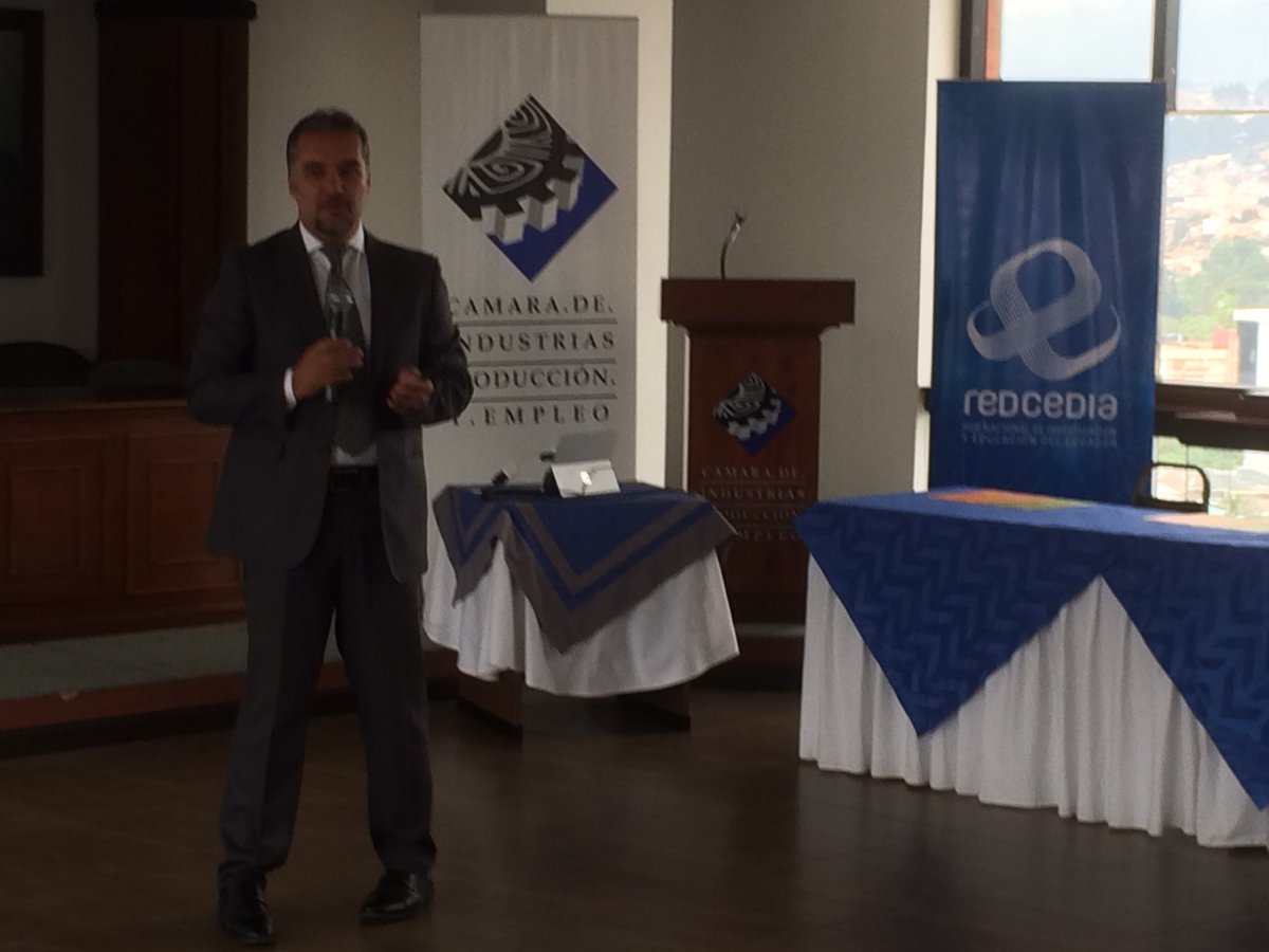 CEDIAec's tweet photo. El Ing. @jpcarvallo1 realiza la presentación oficial de la iniciativa #RetoCEDIA https://t.co/KStBgnCSqs