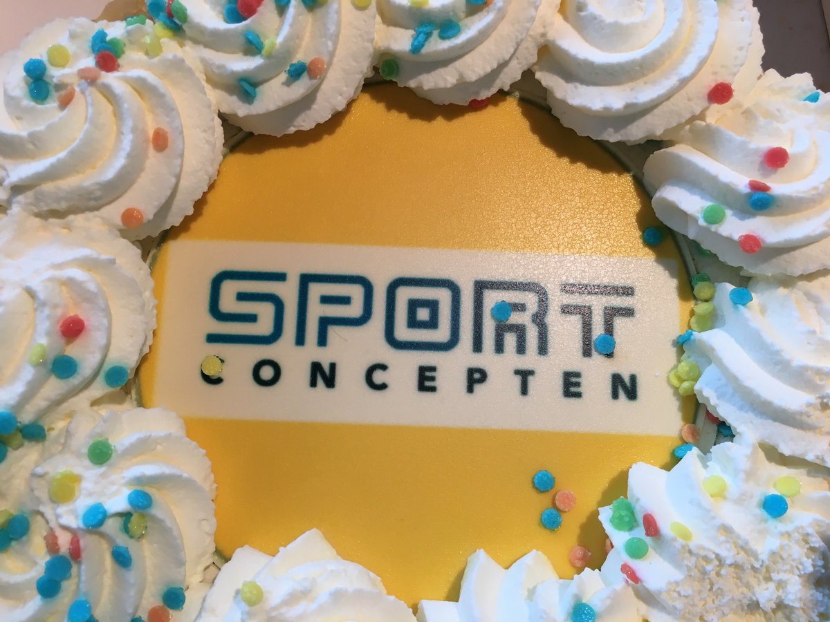 Eerste SC-zwembad Hendrik Ido Ambacht gevierd met taart! <a href="/sportfondsennl/">Sportfondsen</a> <a href="/Synarchis/">Synarchis</a> <a href="/DrijverenPartn/">Drijver en Partners</a> <a href="/nocnsf/">NOC*NSF</a> <a href="/sam_onder/">Sam Onder - STRAMAN</a>