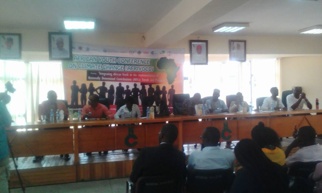 JVE_Int's tweet photo. 25 au 27 Octobre, +de 100 jeunes se réunissent à Abuja  pour la Conférence des Jeunes Africains sur les #CC. Contribution des jeunes #CPDN https://t.co/5A2qP6v5v6