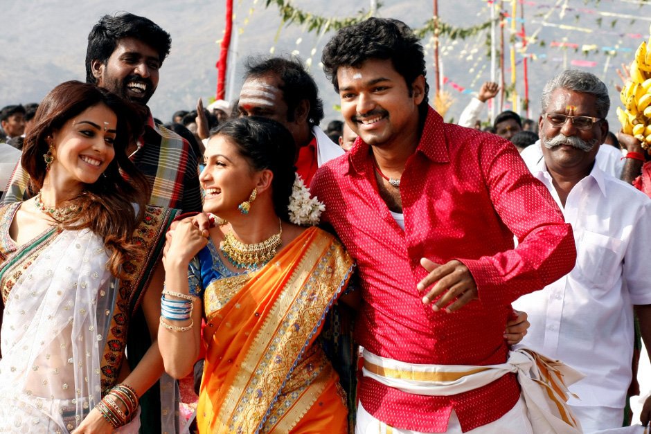 BiggestPolls's tweet photo. Your Favourite Diwali release?
(2011#Kollywood )
RT --> #6yearsofVelayudham
Fav --> #6YearsOf7amArivu
#Vijay #Suriya #Mersal #TSK https://t.co/bhib40ah7k