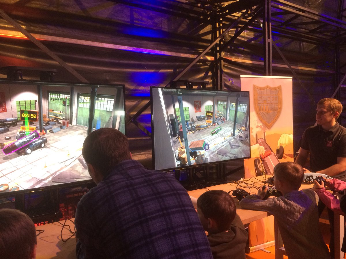 03gramat's tweet photo. Speed Titans bringing in fans! Made by myself and devs at @PlayWestHQ. From @UWEBristol! #Bloodhound #bloodhoundisgo https://t.co/C8iHjTIKRO
