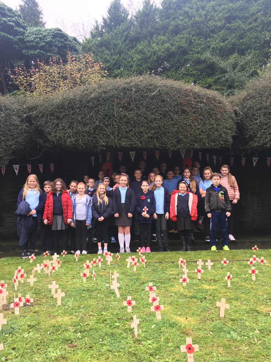darrenlas's tweet photo. We will remember them #year6 #poppylaunch https://t.co/rnfoRnGg8Y