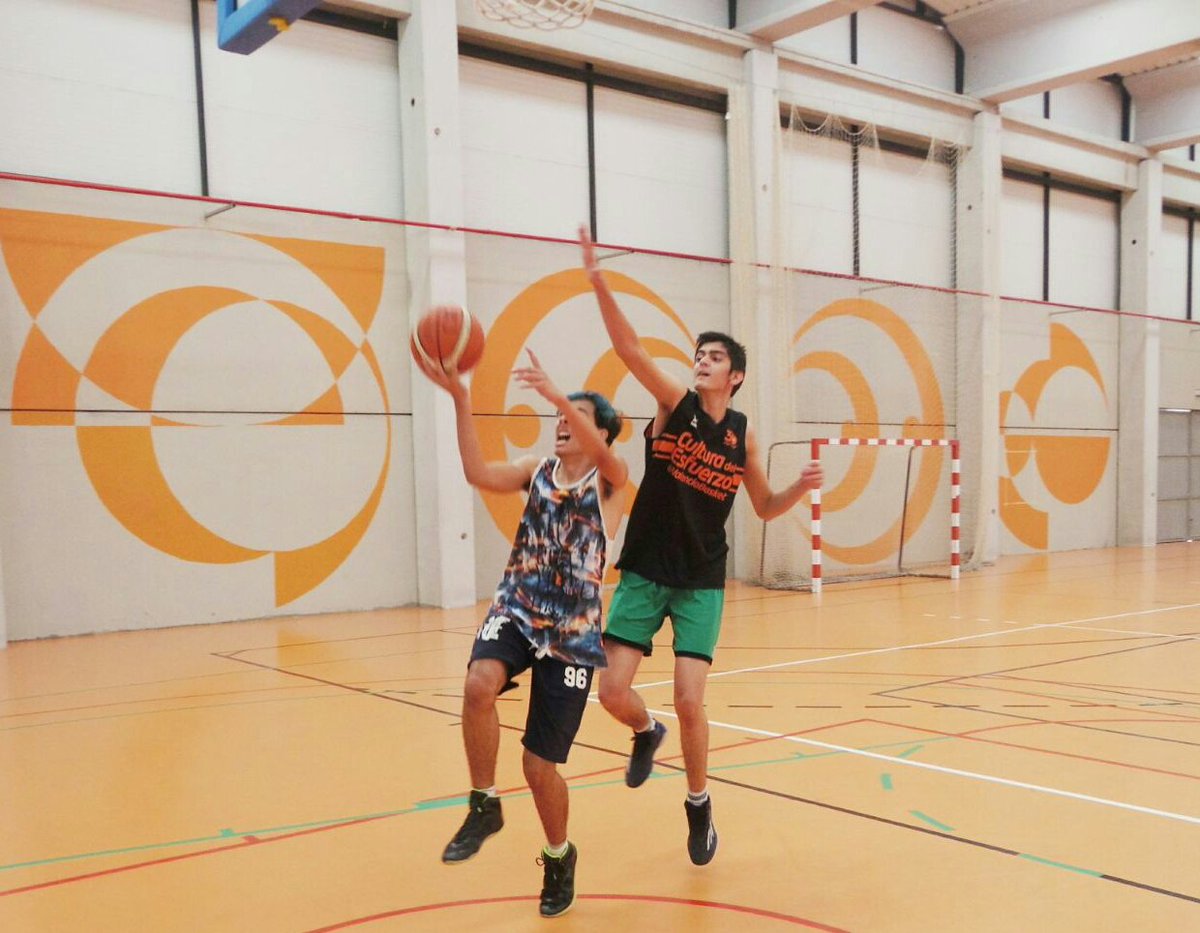 conselleriaclub's tweet photo. Ayer durante el entrenamiento del
🏀Juvenil Masculino y del 
💪 Juvenil Femenino en el
📍 Pabellón de Benicalap https://t.co/UnlioEEF1W
