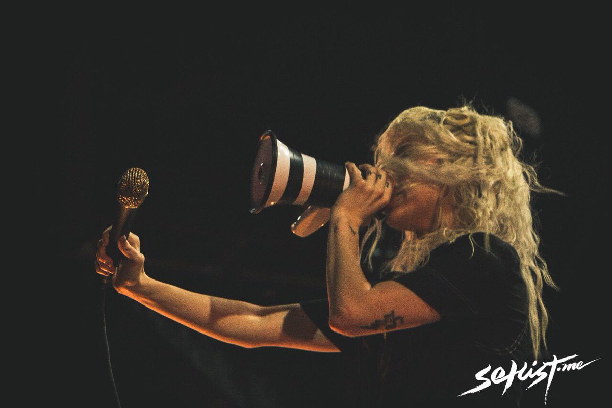 Setlist_me's tweet photo. . @paramore en el #LiveOut17 @liveoutoficial @ApodacaGroup @ocesa_rock #Paramore @Heineken_MX https://t.co/yv3ZAx2x4y https://t.co/S9XfQZpEJP