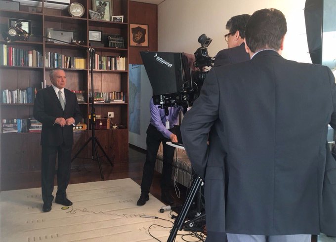 Ver imagem no Twitter Ver imagem no Twitter