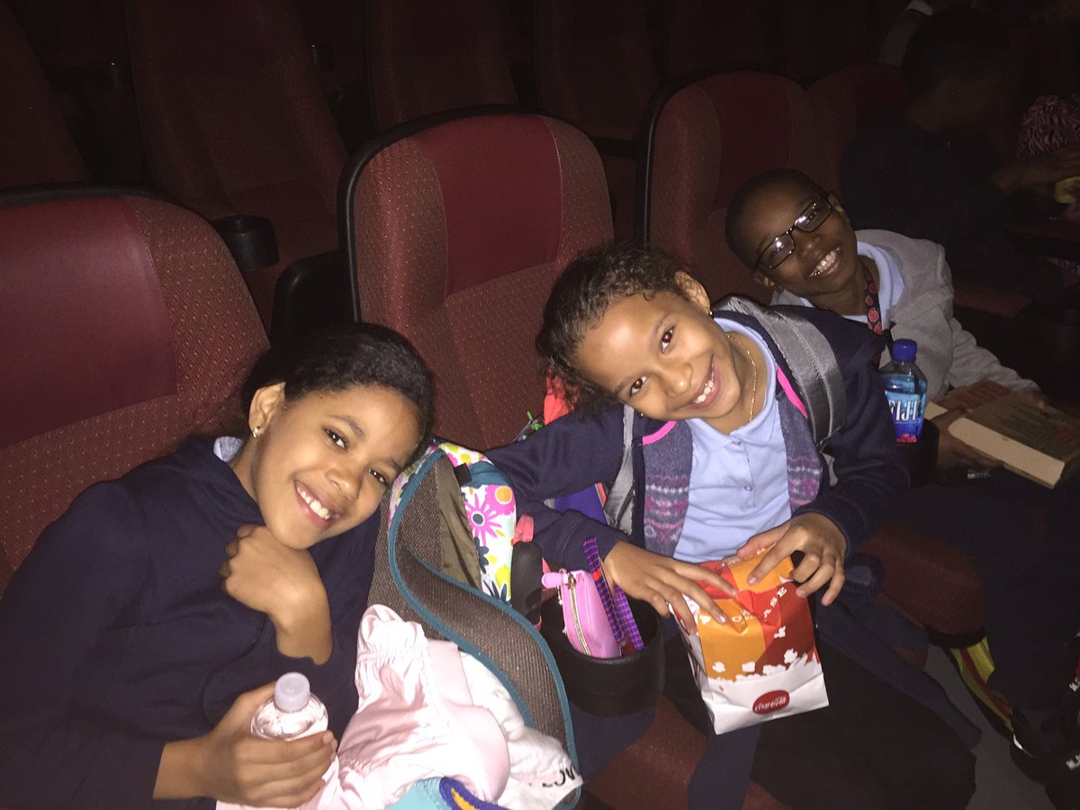 Noise4Nerds's tweet photo. Psyched to be taking part in the Wonder live event w my crew of nerds from ps396 Bronx !! #wonderlive #choosekind https://t.co/RLkVoR6oha