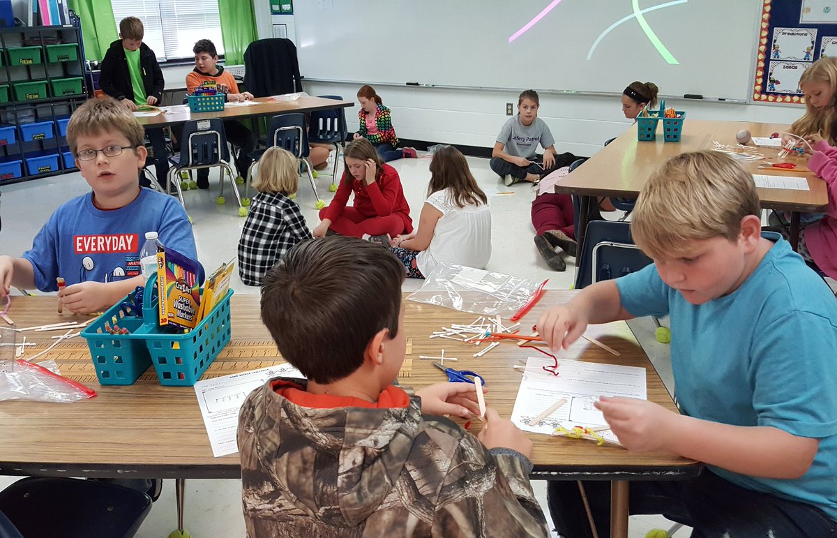BESLeads's tweet photo. More synergy in the BES STEM Lab!  #BESStem @HanoverSchools https://t.co/vwPZHNX0jq