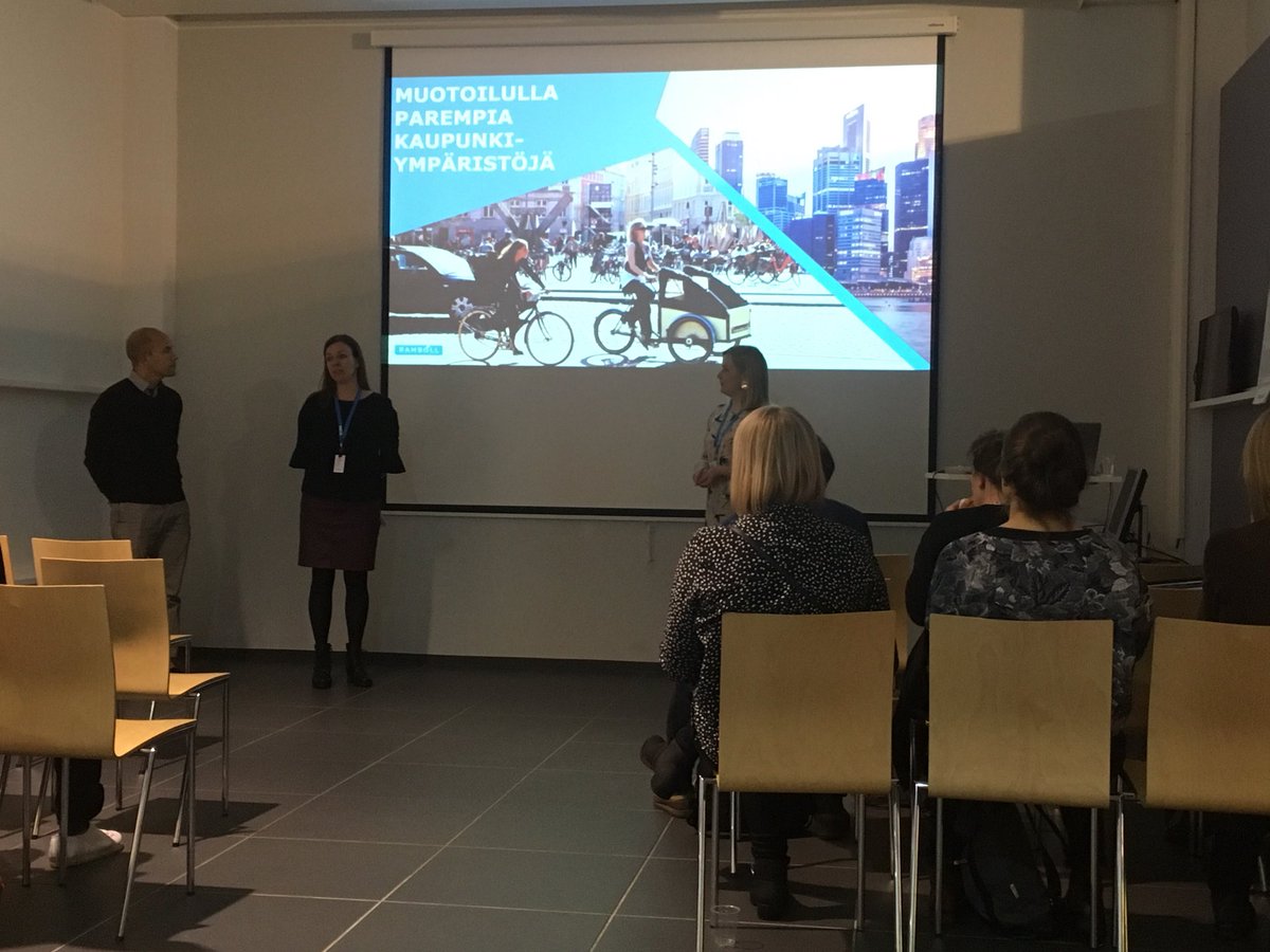 VeikkoTorronen's tweet photo. @SDNetwork Tampere MeetUp - Designing the City 👏 #palvelumuotoilu #Tampere https://t.co/CeMJwh8hX9