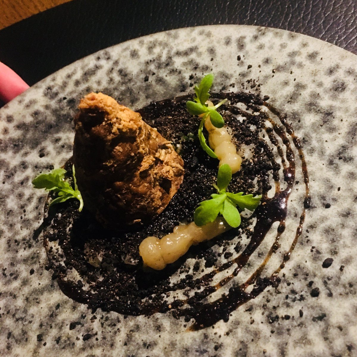 Ossyarab's tweet photo. Can’t thank everyone involved at @lenclume enough for a fabulous meal &amp; stay last night! @simon_rogan you have an outstanding team! #divine https://t.co/f21FYQNZSs