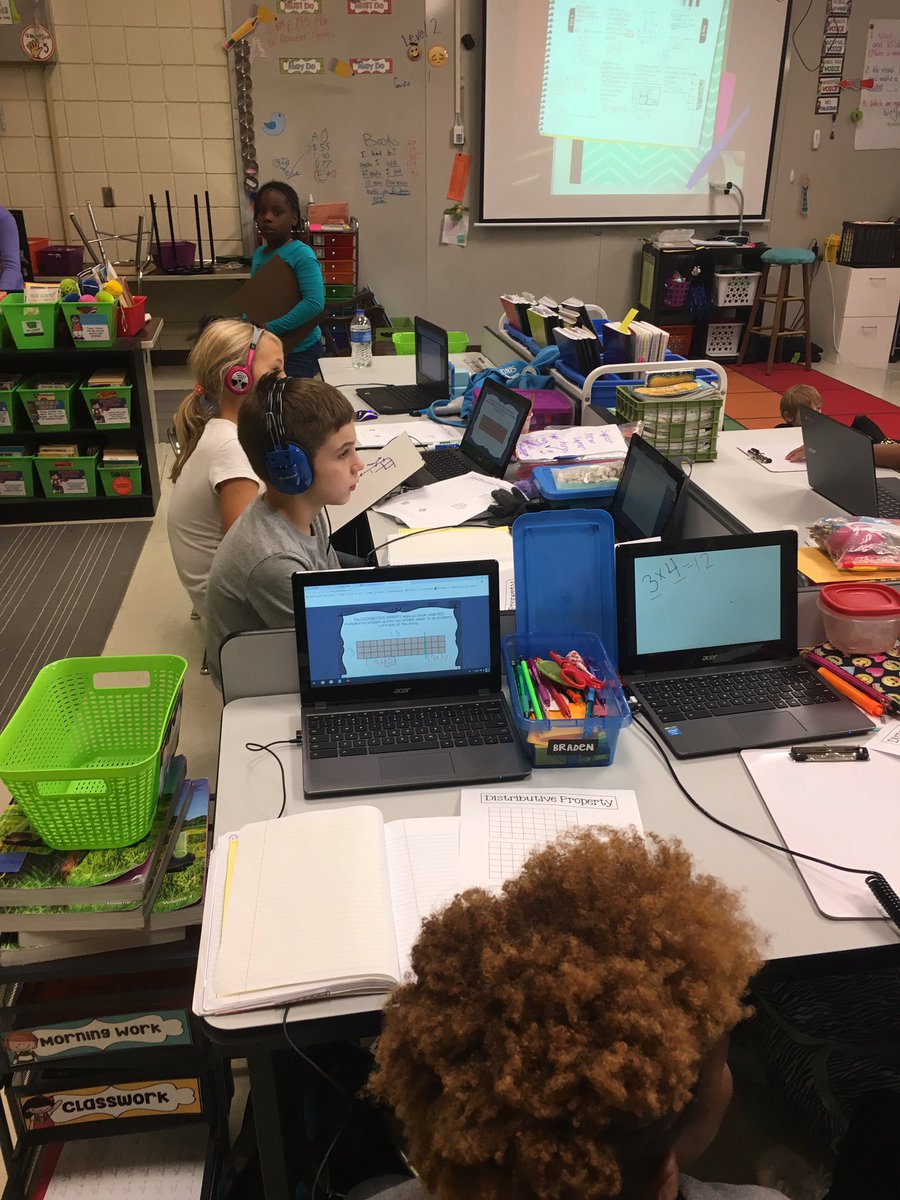 CRAVENDLS's tweet photo. Smashing Educreations and Google Slides to flip a lesson on distributive property. @WJGurganus https://t.co/OzSCtgtDoX