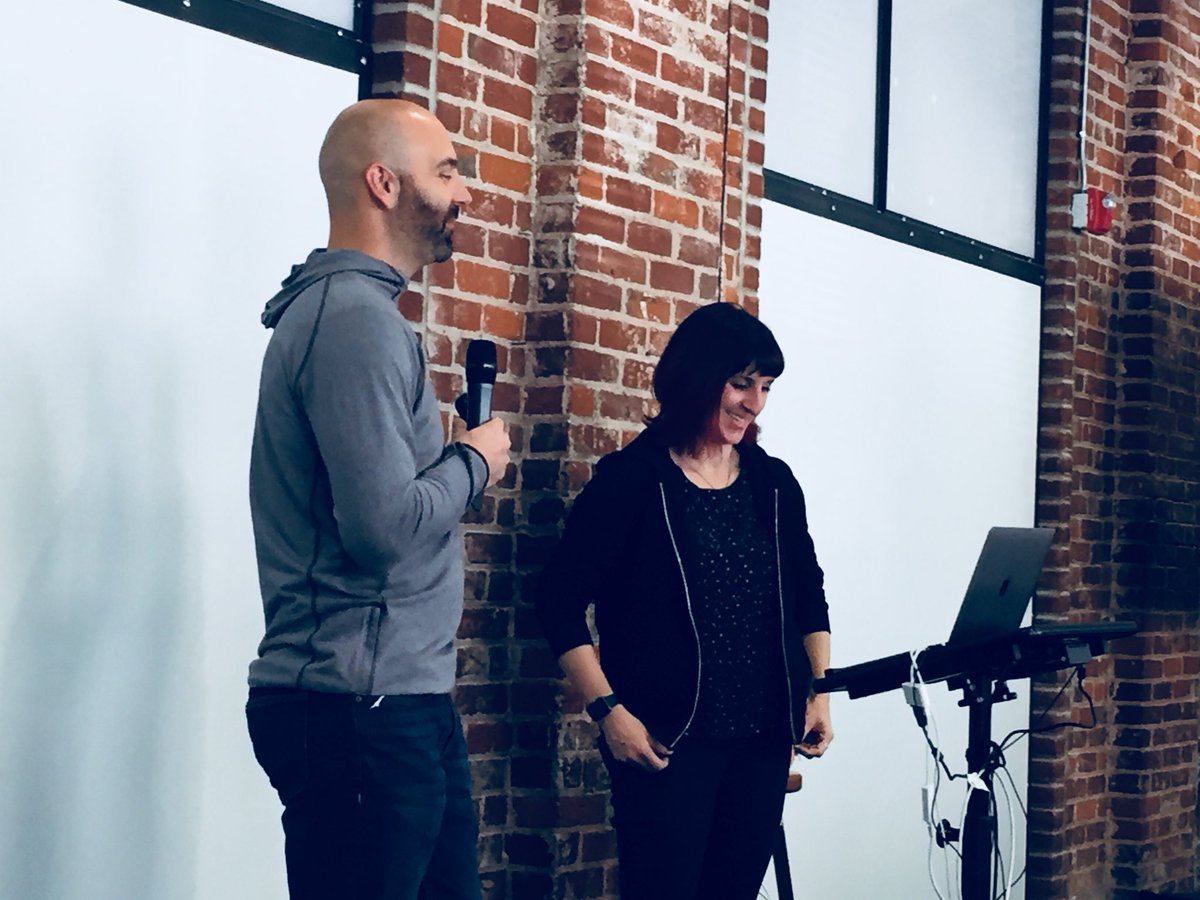 ricardozea's tweet photo. Ready to rock and roll 🤘 with @vlh at #brworkshop and talk about some web animation! Saaaaaaweet! https://t.co/MjsB0FaPDN