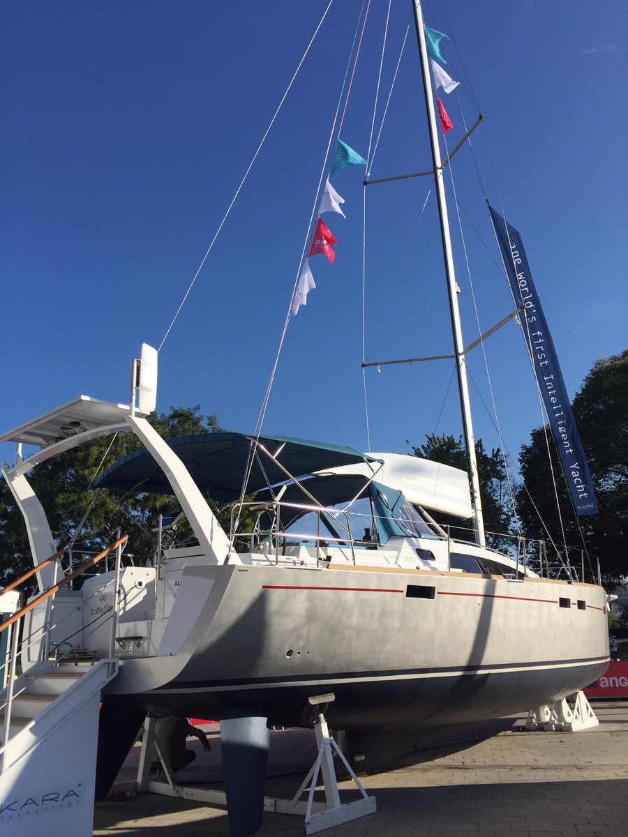 HannahW44's tweet photo. On a vip visit of Kara Eva intelligent #yacht at the #WefAngers 2017 in collaboration with #eaaip @groupeesaip https://t.co/H0mXoxUEb0