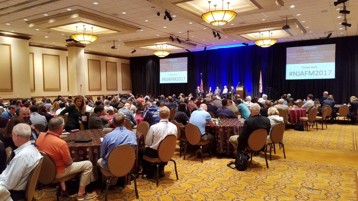 JakeOldenburger's tweet photo. Great turnout for the third plenary about Incorporating #Flood Mitigation into Infrastructure Projects at #NJAFM2017 https://t.co/SYOYOindmB