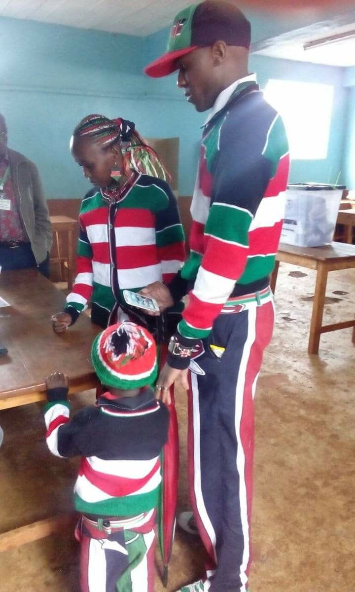 Tosh_chief's tweet photo. Patriotism at its best. https://t.co/BLU0TvORmw