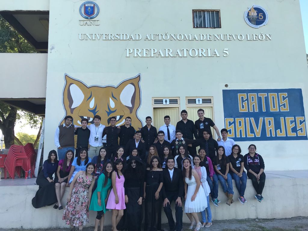 Prepa5UANL's tweet photo. Participación del grupo 301 en la Semana Cultural y Deportiva https://t.co/EmvI4a9owO