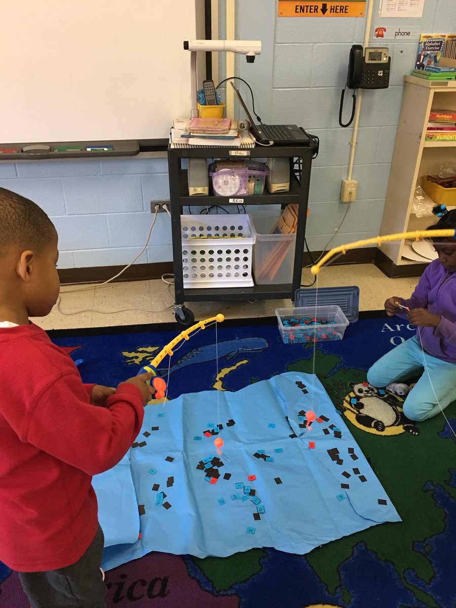 michellefree23's tweet image. Fishing for letters #learningthealphabet @SharonKingMRES @MorgantonRoadES