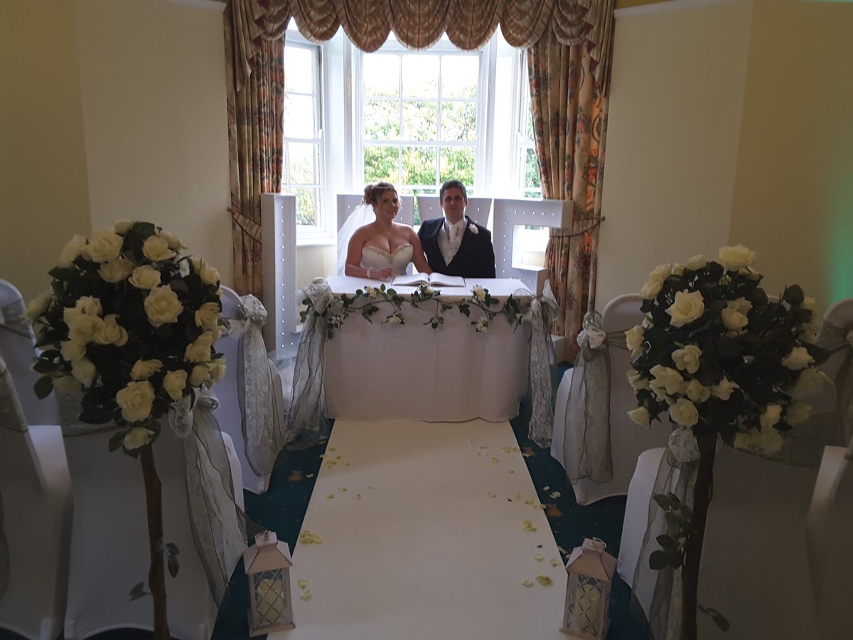 HatfeildHall's tweet photo. Hatfeild Hall the perfect setting for your Civil Ceremony
#bridetobe #civilceremony
#weddingday #worldclassywakey
#evolvingwakefield https://t.co/ptH47uHOcd
