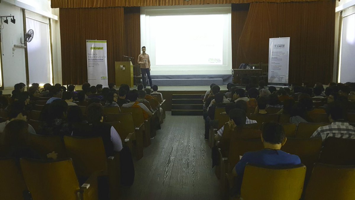UCAECE's tweet photo. Hoy junto a la Dirección de Ciencia y Tecnología del Gobierno de la Ciudad se presenta el Taller Encuentro con la Robótica #UCAECE https://t.co/H0zb4uSPjL