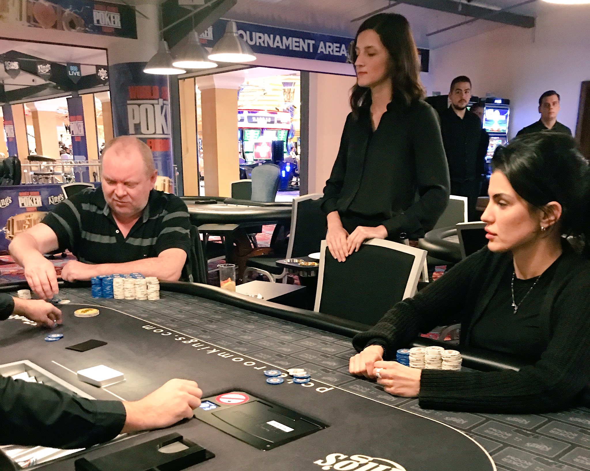 I finished 2nd/107 players in a side event last night. Today I’m playing the 1600€ 6-max. Looks like a hard tournament, but I give it a try😁 https://t.co/cx6R4y0dgk